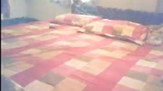 सेक्स सेक्सी ब्लू पिक्चर हिंदी मूवी पागल गृहिणी जोर से कराह रही