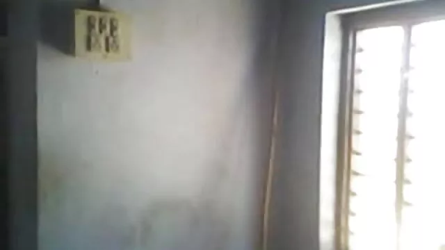 मेरी पहली धार वीडियो! (कैमरे के हिंदी सेक्सी हिंदी मूवी लिए क्षमा करें, मैं अगली बार बेहतर करूँगा )