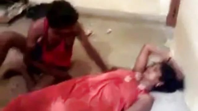 सींग सेक्सी मूवी फिल्म हिंदी में का बना हुआ पोर्न स्टार पिज्जा डिलीवरी आदमी