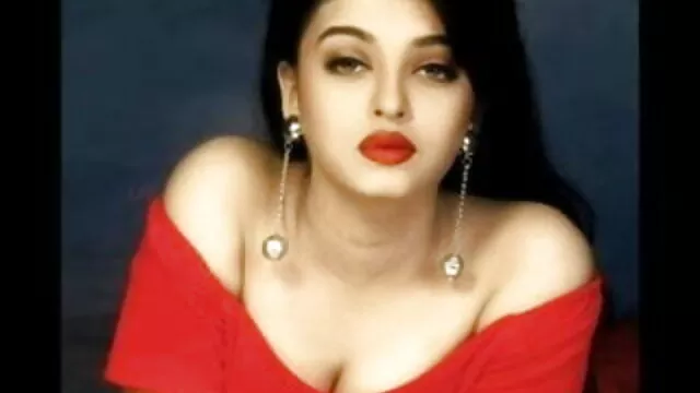 गांठदार फूहड़ संभालती है दो ठोस लंड पर एक बार सेक्सी मूवी हिंदी की