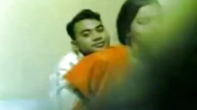 Lynna पहली बार Footjob हिंदी सेक्सी मूवी की