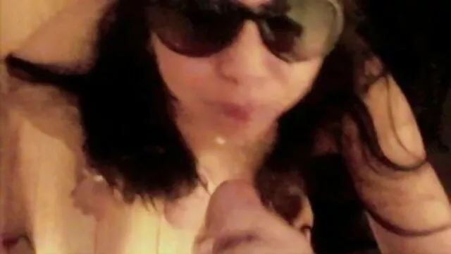 धूम्रपान गर्म सुनहरे बालों वाली पत्नी कर रही हिंदी मूवी फुल सेक्सी और चूसने मुर्गा