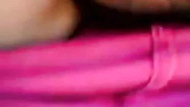 सोने से पहले मेरी बिल्ली के साथ खेल (क्षमा करें, यह इतना हिंदी में सेक्सी मूवी अंधेरा है)