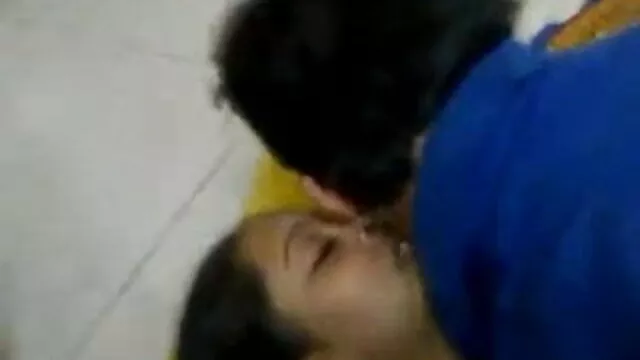 बिग हिंदी सेक्सी मूवी चलने वाली डिक द्वारा ढीला तंग गधा नीचे तेल से सना हुआ