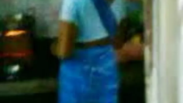 किशोर एक बूढ़े आदमी हिंदी सेक्सी मूवी अपने मन खो देता है