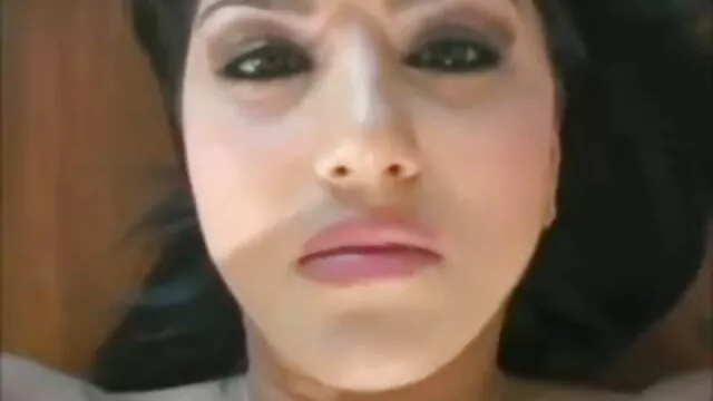 हेनतई बेब समुद्र तट पर सेक्सी हिंदी वीडियो मूवी गड़बड़ हो जाता है