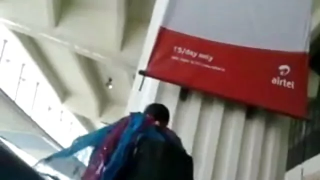 किशोर स्वैप सह हिंदी सेक्सी वीडियो फिल्म मूवी से एक काला मुर्गा