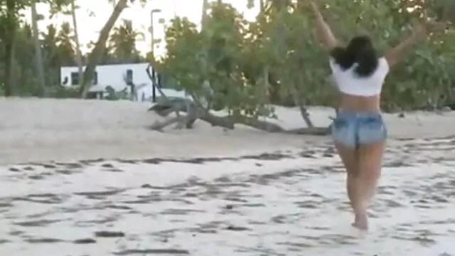 किंकी समलैंगिक जे बंद पैर की हिंदी मूवी सेक्सी फुल पूजा करते हुए