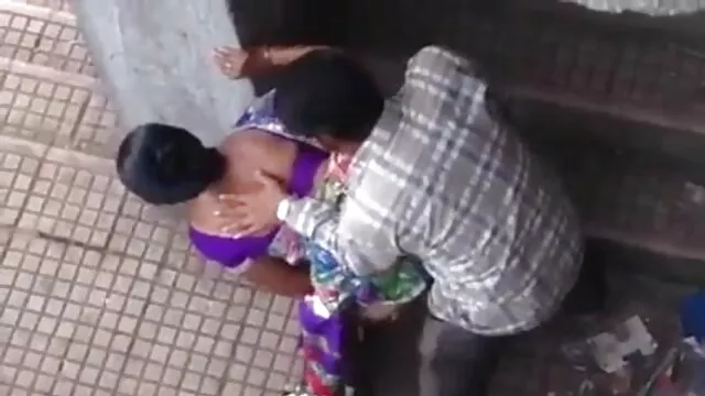 युवा वह पुरुष हिंदी मूवी सेक्सी बफ उसे गधे की मालिश