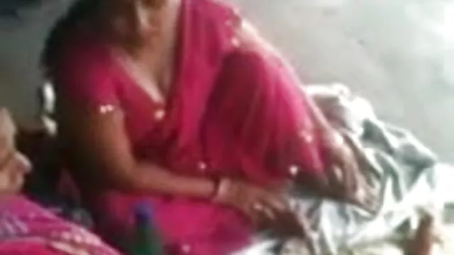 - परिपक्व सुनहरे हिंदी मूवी सेक्स वाली बालों वाली दादी युवा मुर्गा आनंद मिलता है