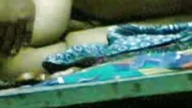 Capri करने के लिए प्यार और उसे सेक्सी मूवी हिंदी में सेक्सी तंग योनी