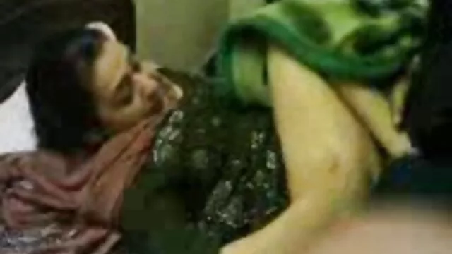 मालिश, धीरे सेक्सी मूवी हिन्दी मे कृपया