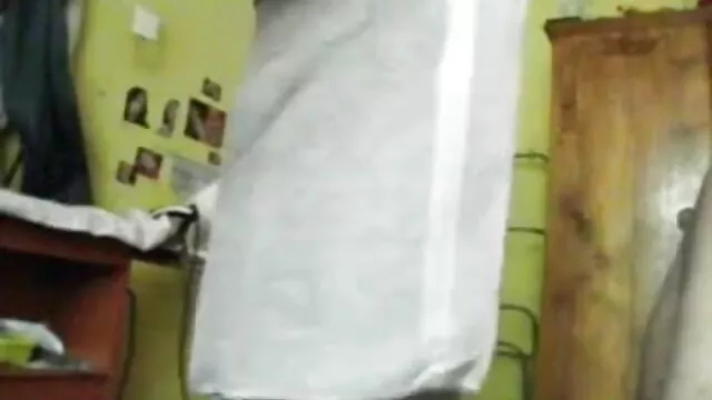 हैलो लेडीबॉय-थाई सेक्सी मूवी फिल्म हिंदी में लेडीबॉय को बड़े सफेद डिक से निपटने में मुश्किल थी