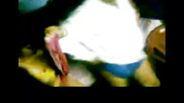 सैली डी ' एंजेलो पाता है एक बड़ा मुर्गा सेक्सी मूवी हिंदी में फिल्म उसके बिस्तर में