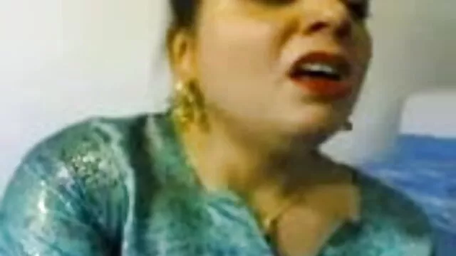 चाहता है बीपी सेक्सी हिंदी मूवी कुछ काला मुर्गा