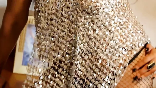 युवा आदमी सेक्सी मूवी हिंदी पिक्चर पाउंड पुराने दादी सोफे पर